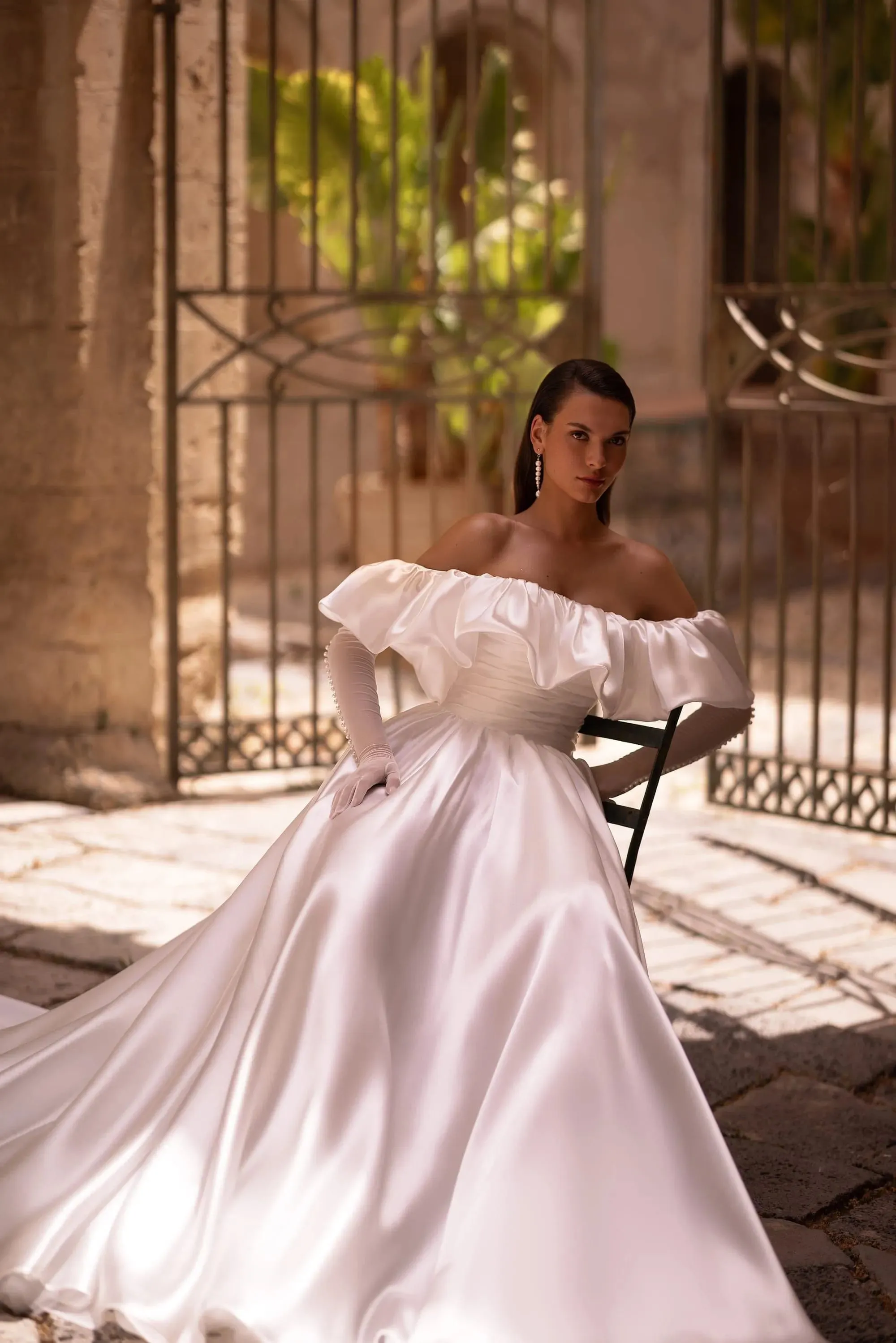 Ball Gown Wedding Dress Elegant Puff Sleeve Bride Dresses Graceful Strapless Satin Wedding Gown Vestidos De Novia