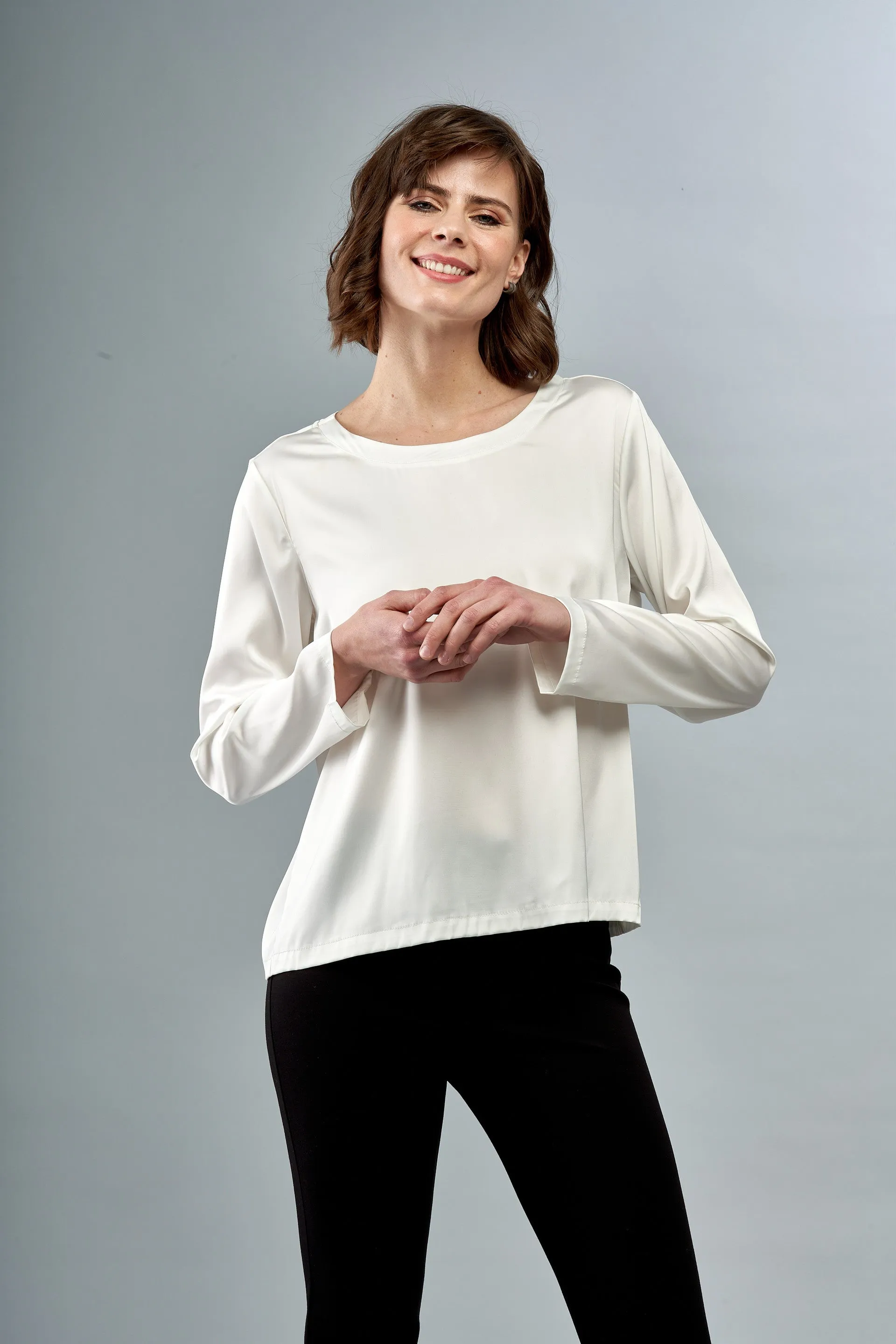 BCT6757 Satin Scoopneck Tee