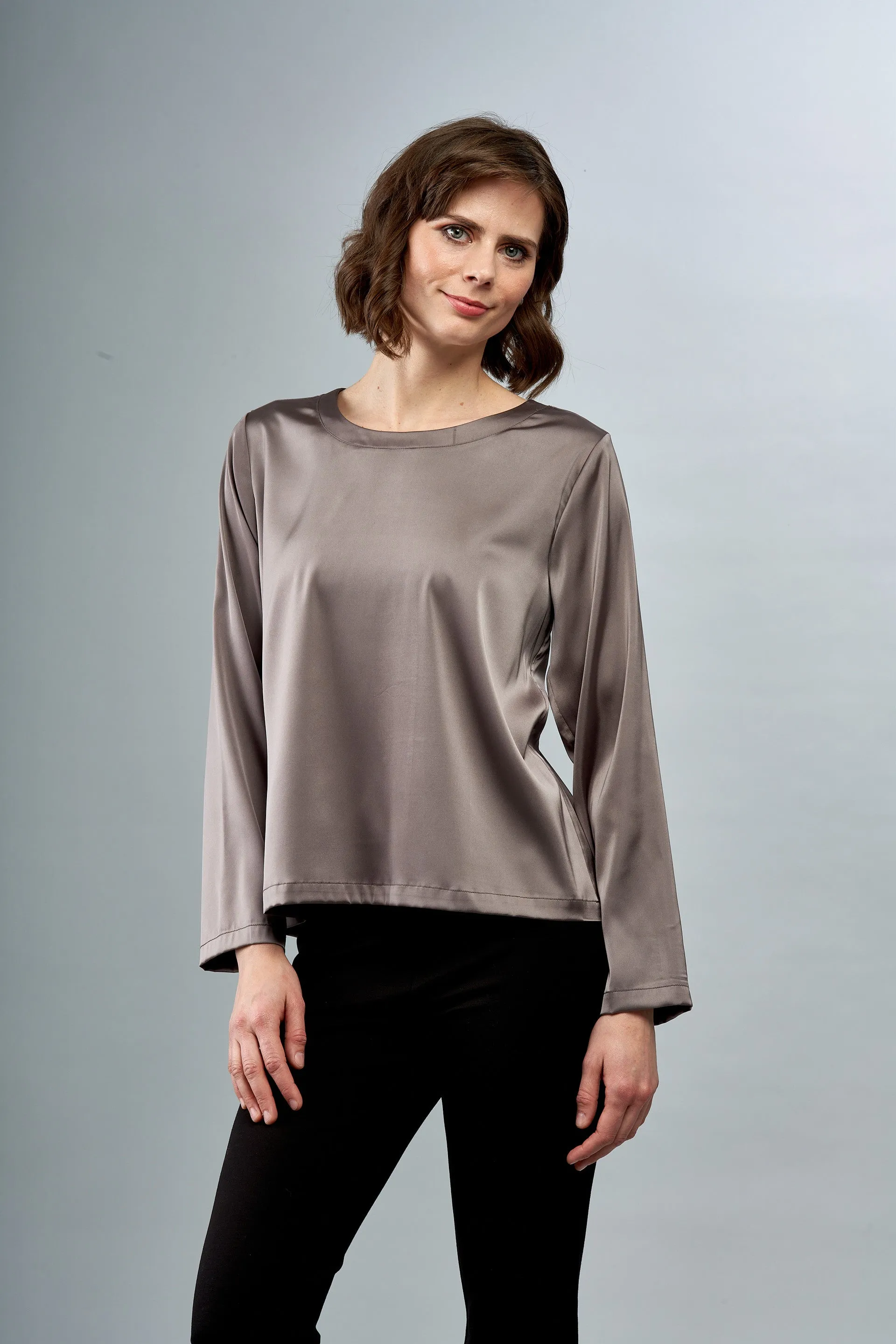 BCT6757 Satin Scoopneck Tee