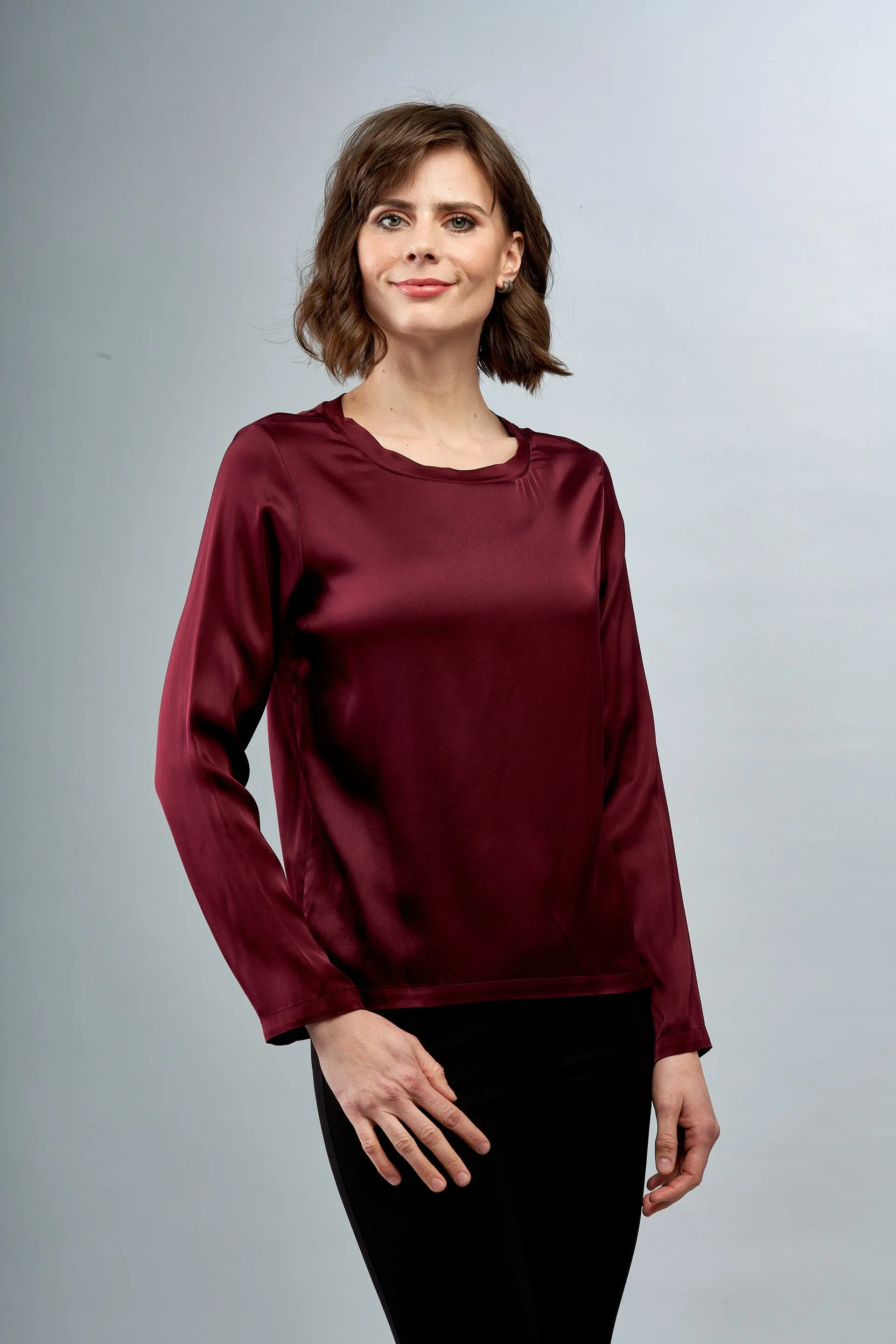 BCT6757 Satin Scoopneck Tee