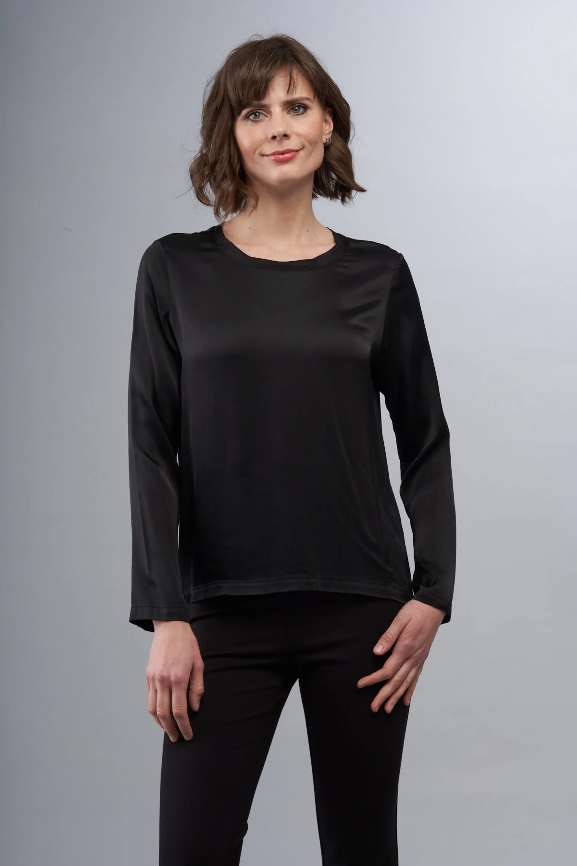 BCT6757 Satin Scoopneck Tee