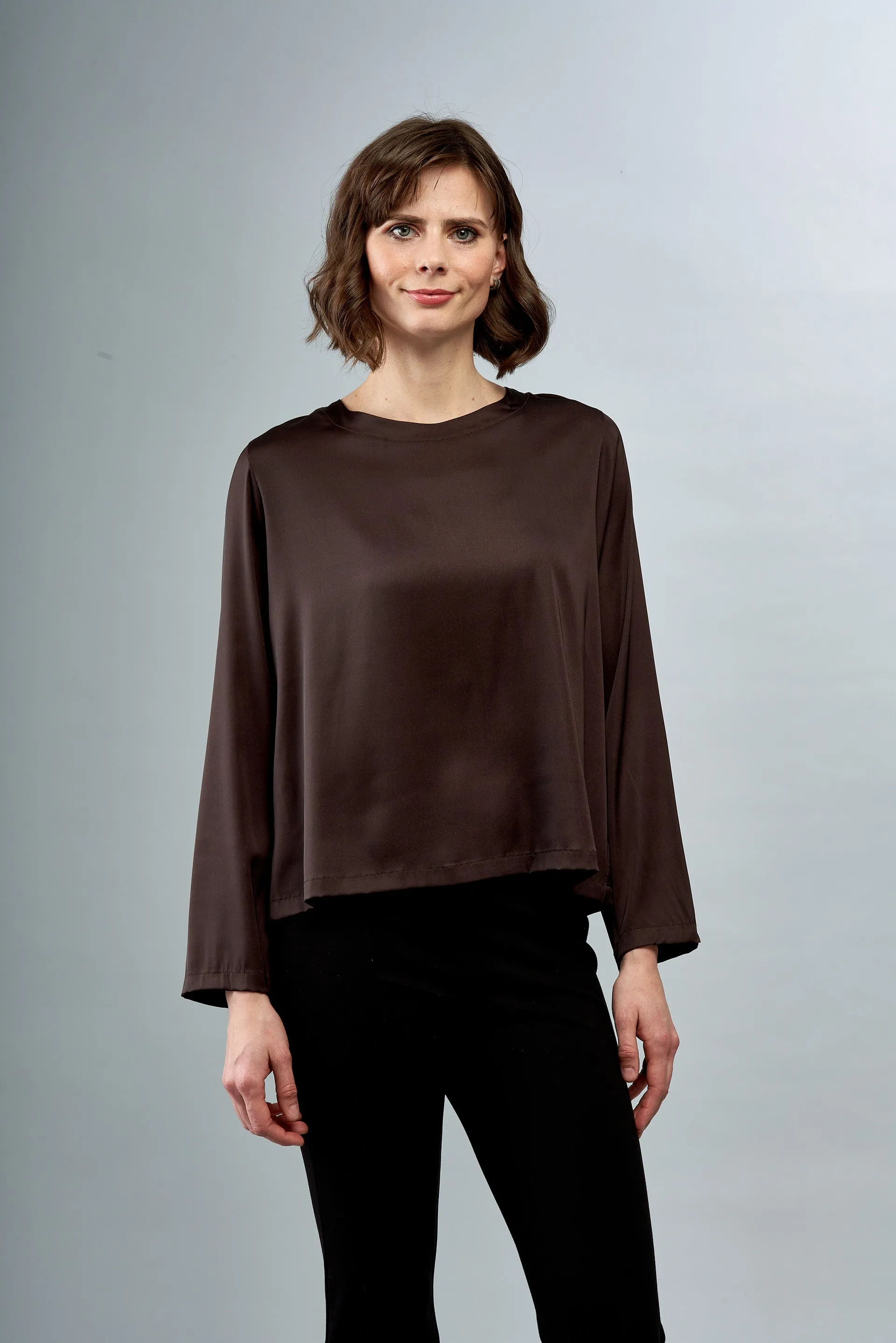 BCT6757 Satin Scoopneck Tee