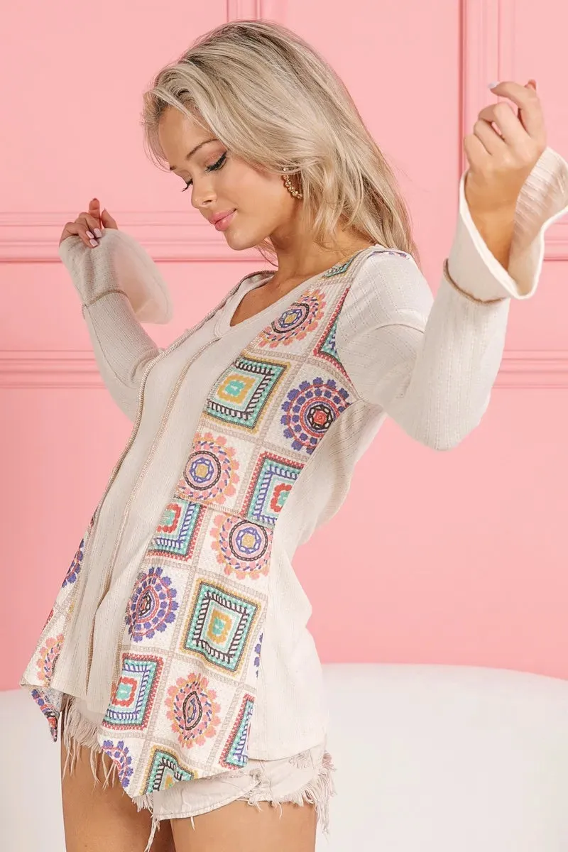 BiBi Granny Square Print Contrast Annie Rib V Neck Top