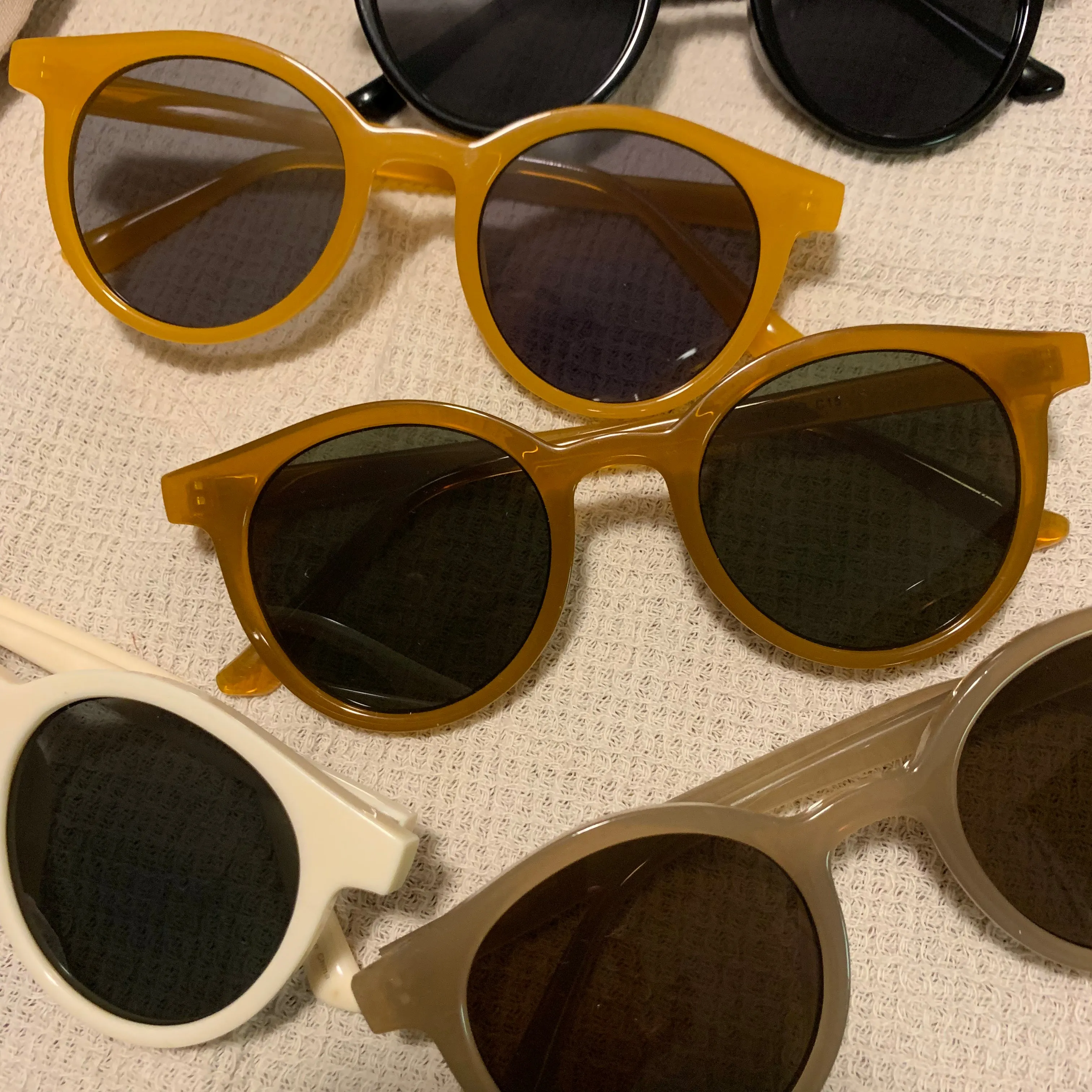 California Sunglass_Cream