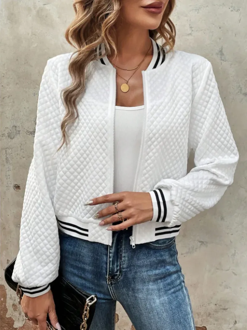 Casual bomber jacket with a light quilted pattern and striped details - Perfect for chilly days - Perfect for chilly days