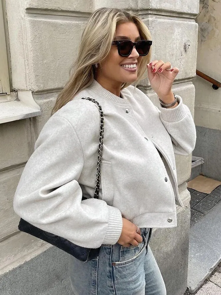 Cropped bomber jacket - Stylish design for modern women