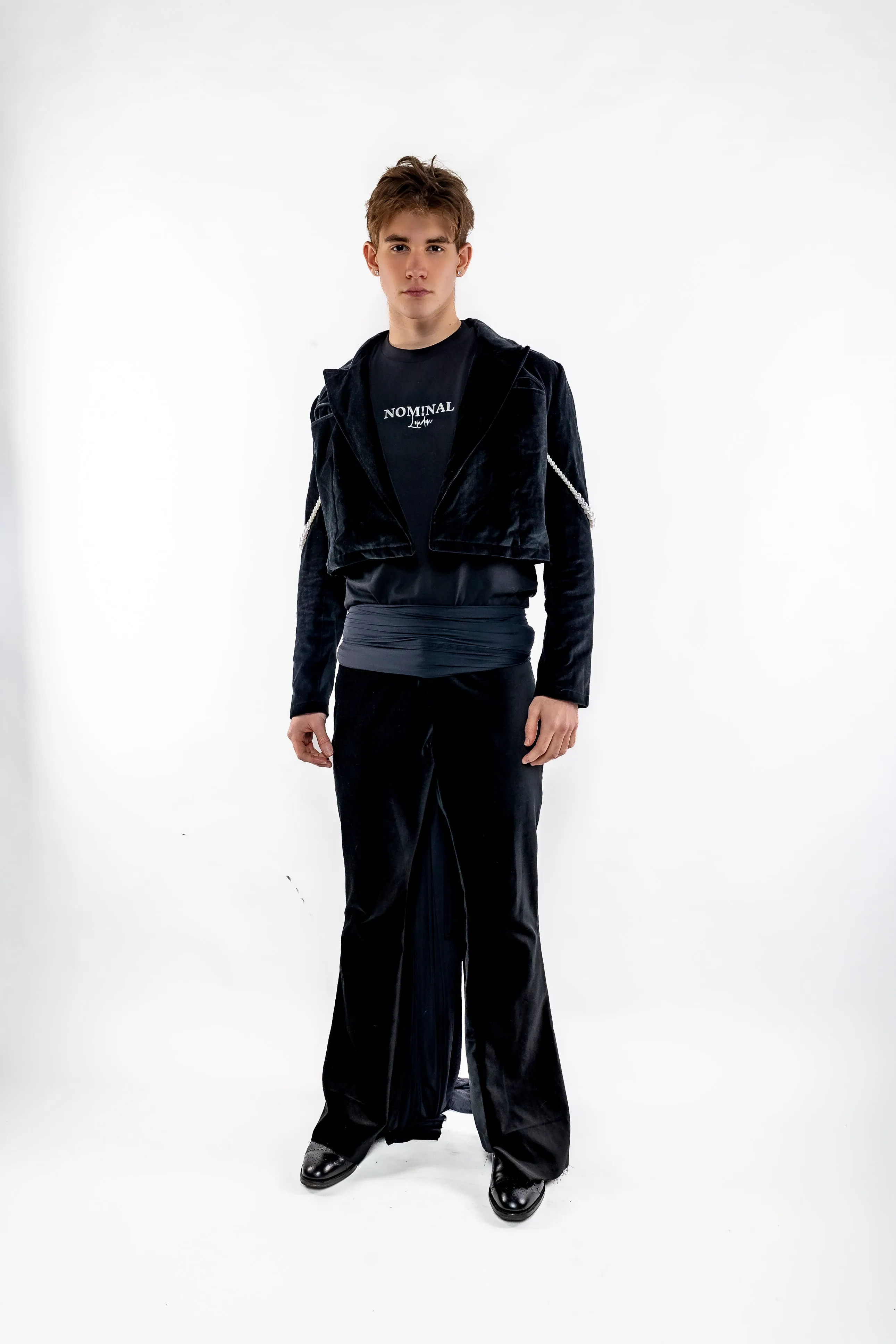 Cropped Velvet jacket - Feminine Styling