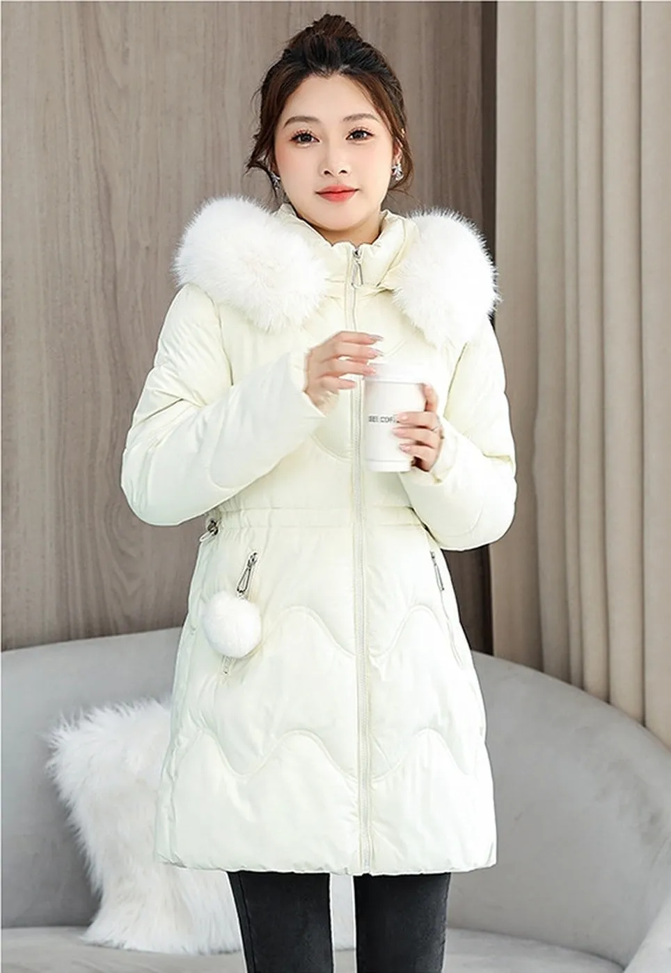 Easy-to-Clean Quilted Puffer Jacket with Relaxed-Fit Design for Women