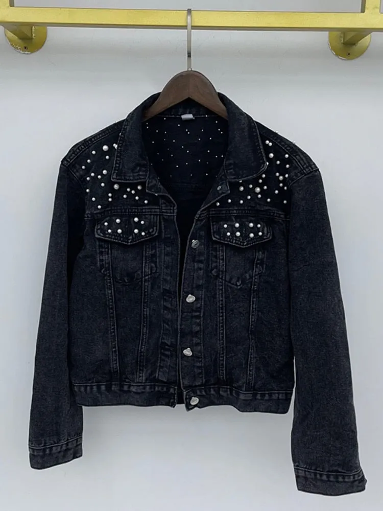 Elegant denim jacket embellished with pearls - Lightweight and breathable material