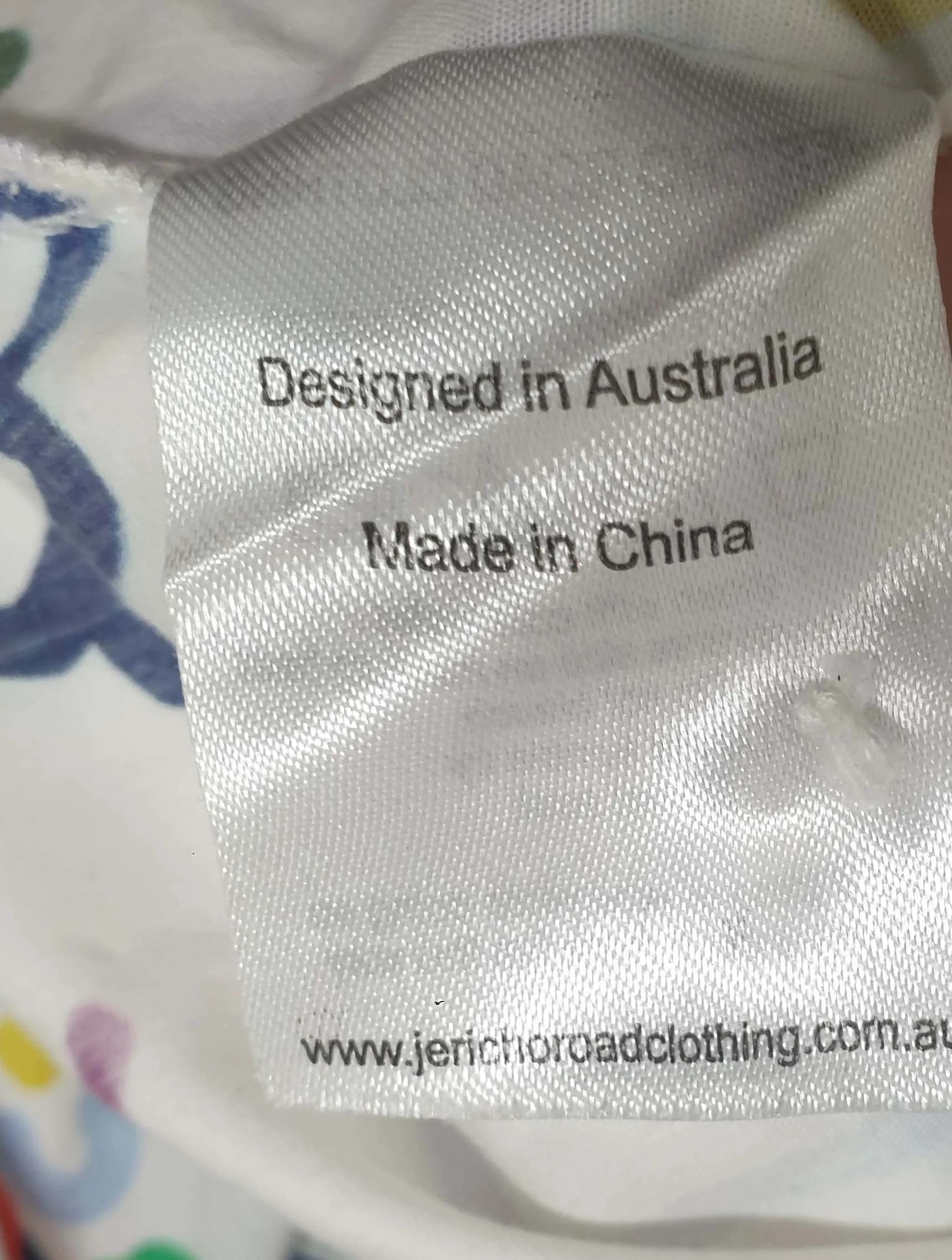 Jericho Road white oversized shirt with fun and bright print size 10