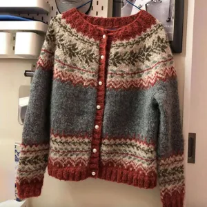 Mackenzie | Refined knit sweater with button