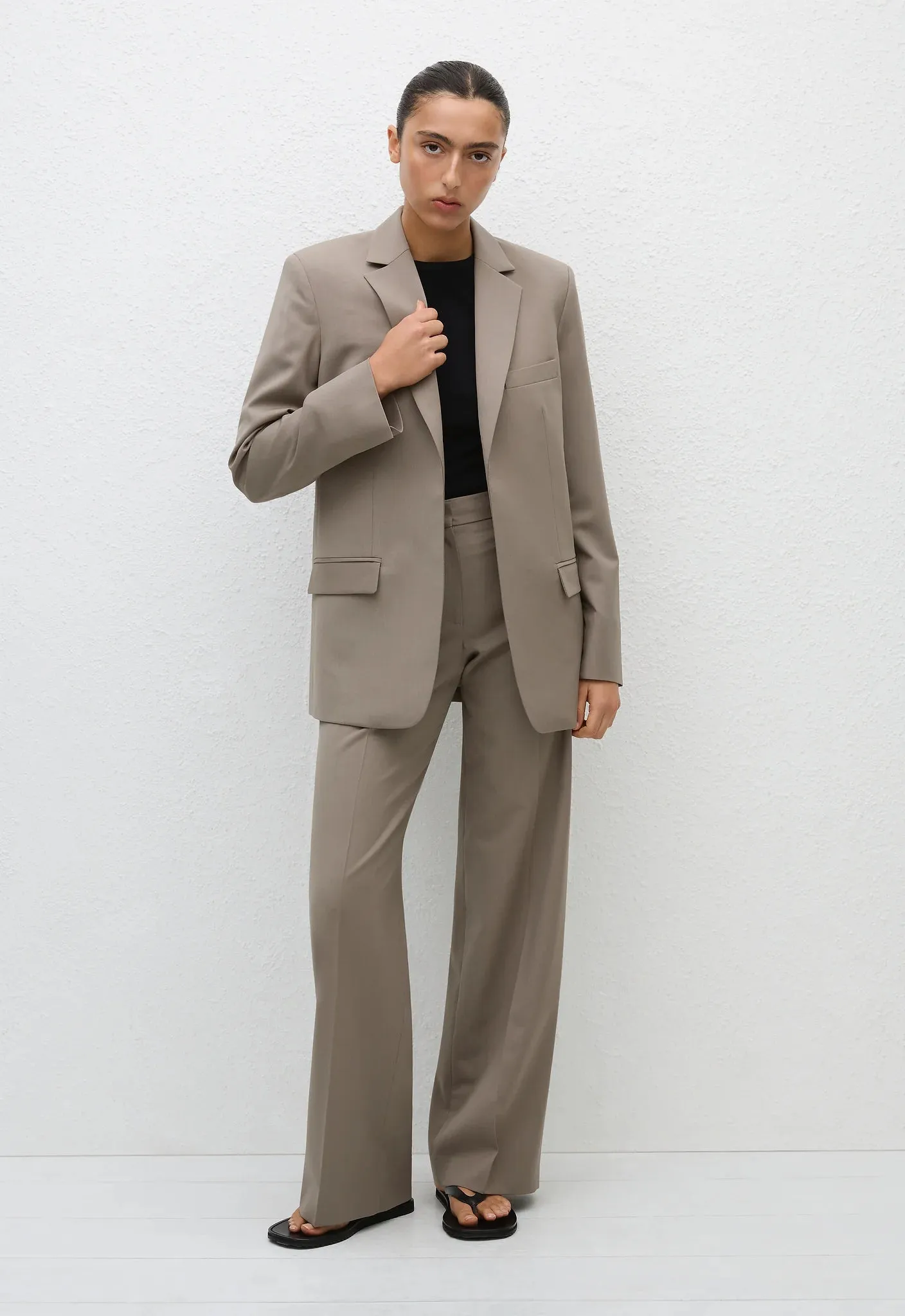 Matteau Relaxed Tailored Blazer in Taupe