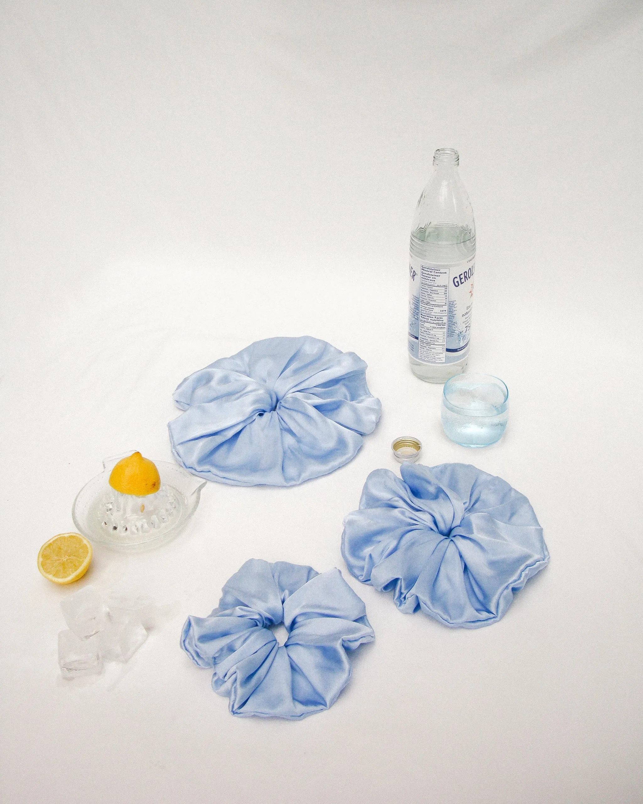 OVERSIZED SILK SCRUNCHIE