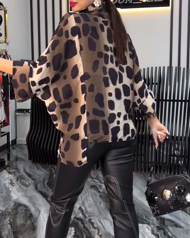 Phoebe® | Elegant leopard print blouse