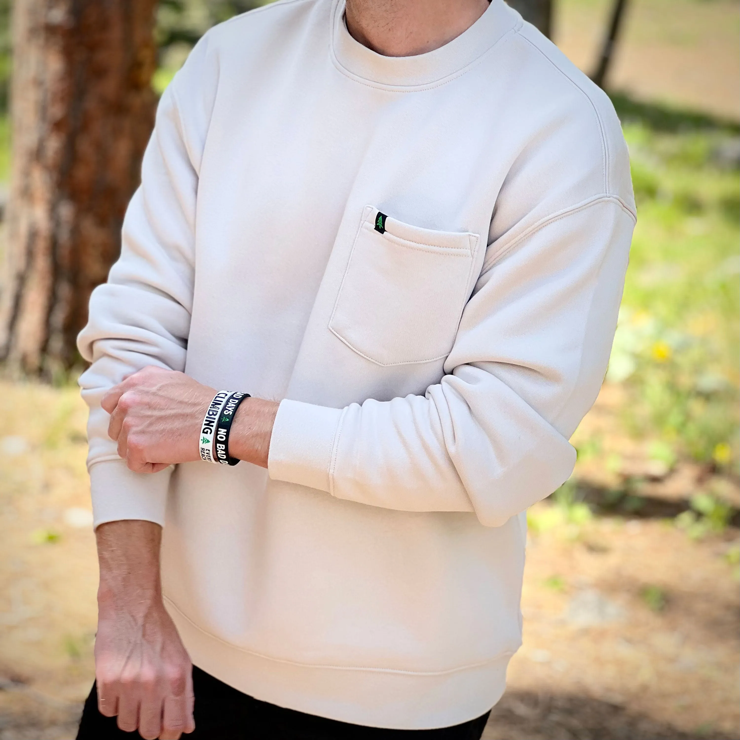 Relaxed Pocket Crew w / Mountain Tree Label