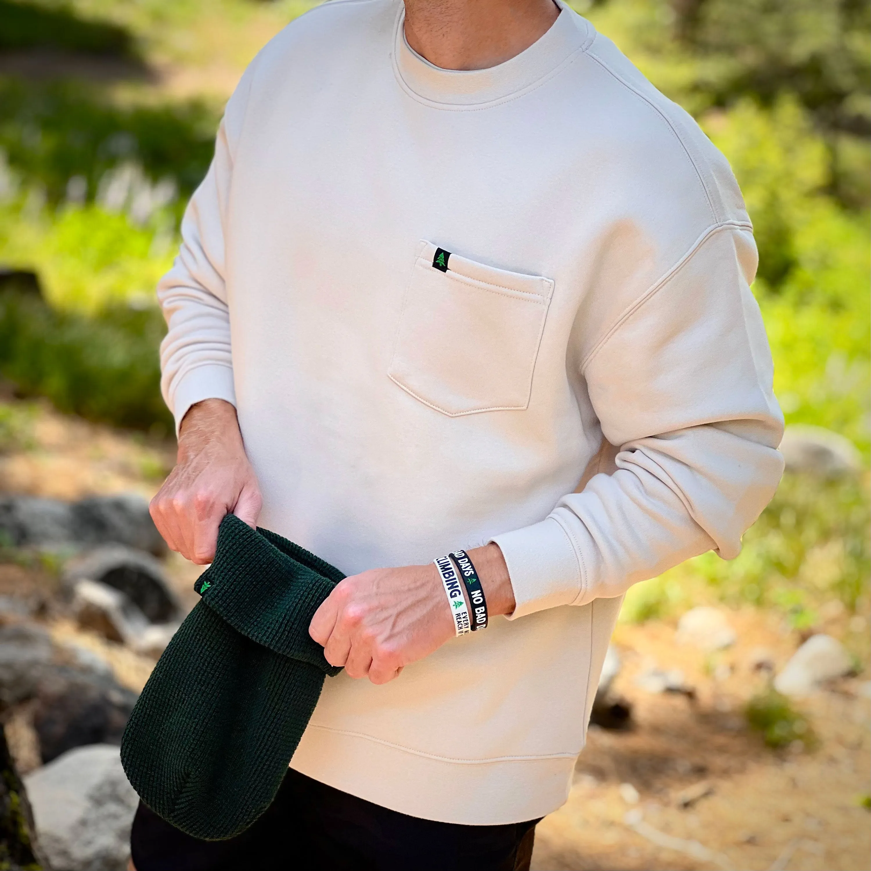 Relaxed Pocket Crew w / Mountain Tree Label