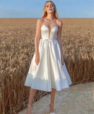 Roycebridal Elegant Short Wedding Dress Robe De Mariee A-Line Knee Length Sleeveless Sweetheart For Women Lady Simple Beach White Pearls