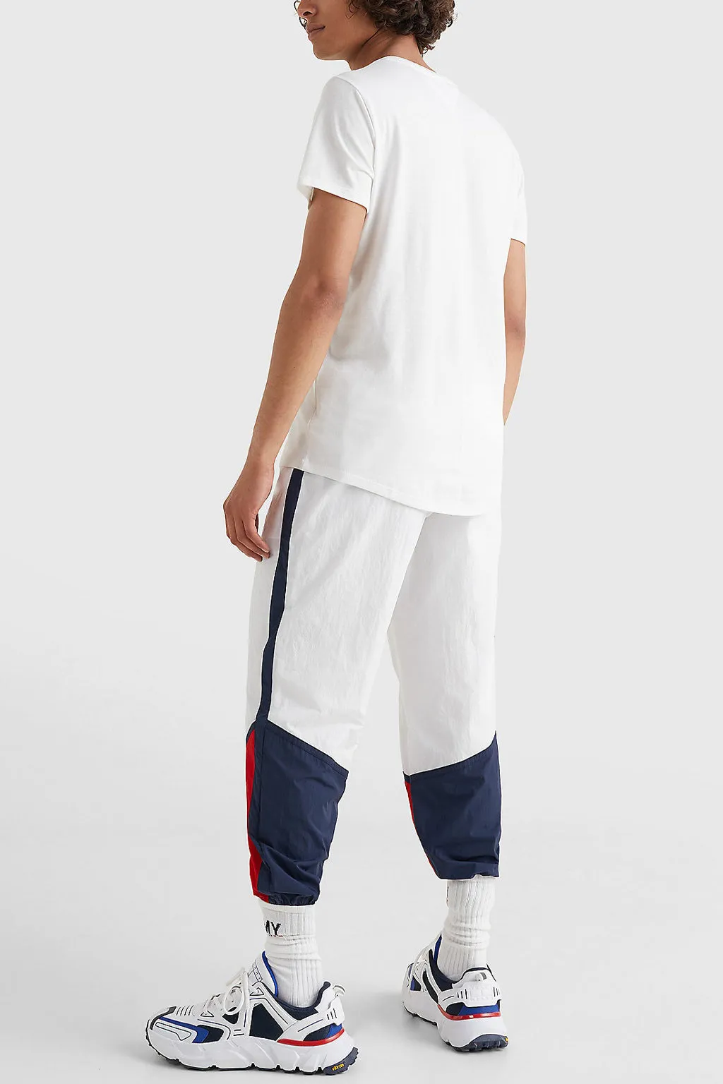 Tommy Jeans - Slim Fit V-neck T-shirt