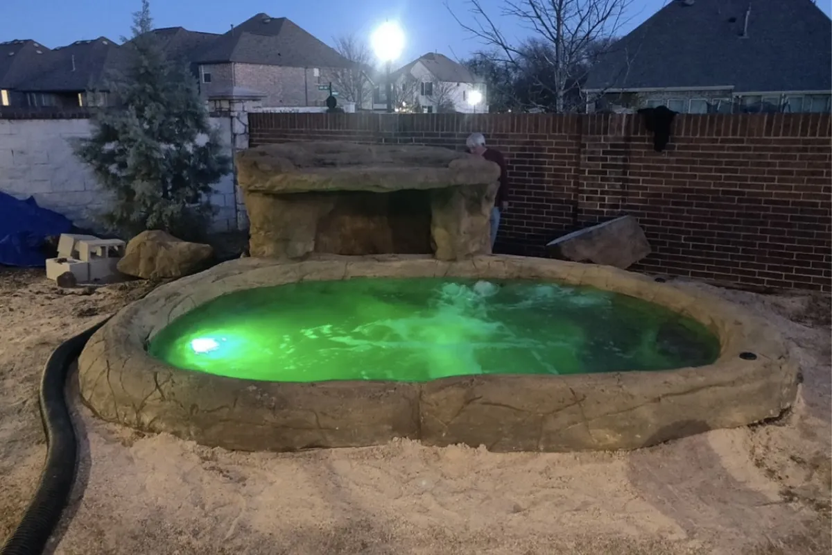 Universal Rocks In-Ground Spa - Lagoon
