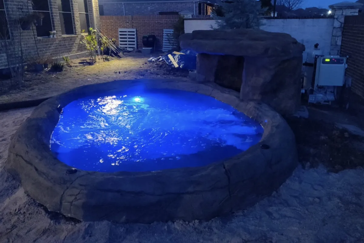 Universal Rocks In-Ground Spa - Lagoon