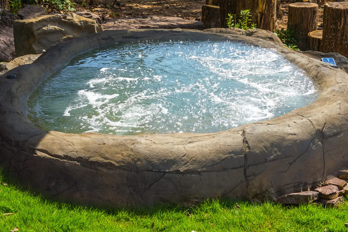 Universal Rocks In-Ground Spa - Lagoon