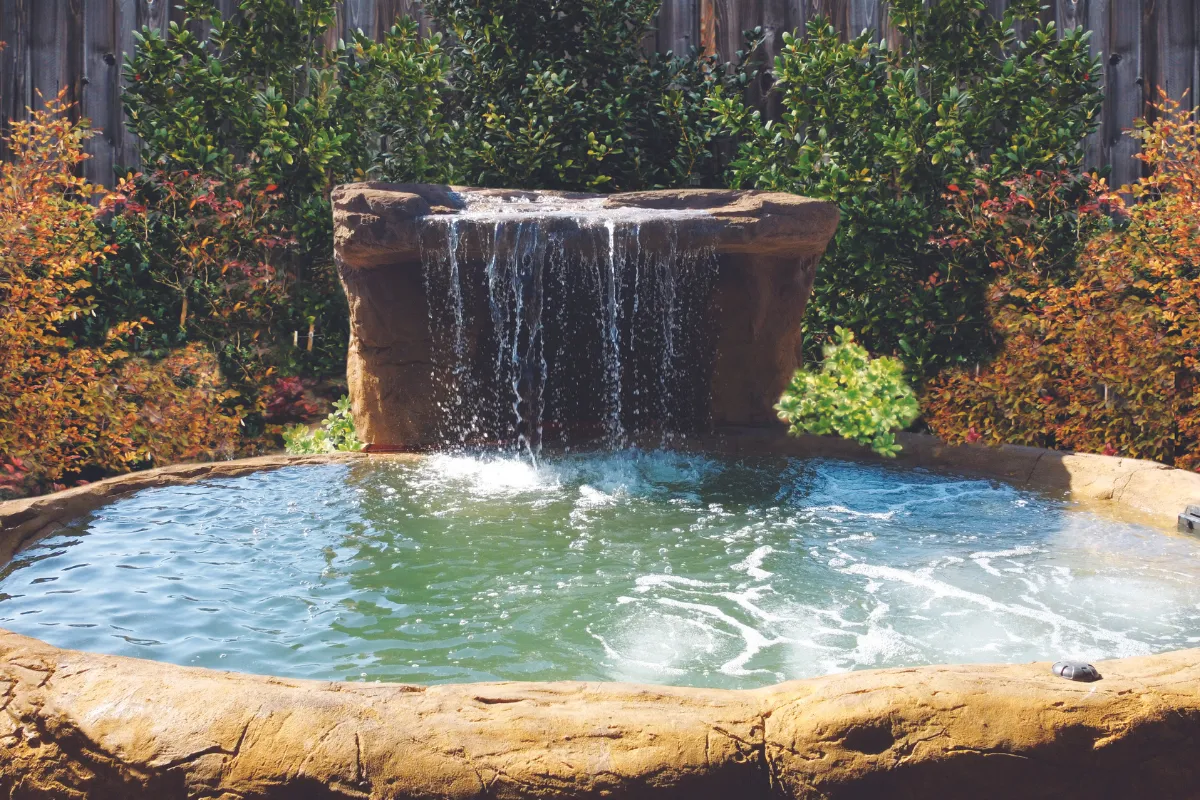 Universal Rocks In-Ground Spa - Lagoon