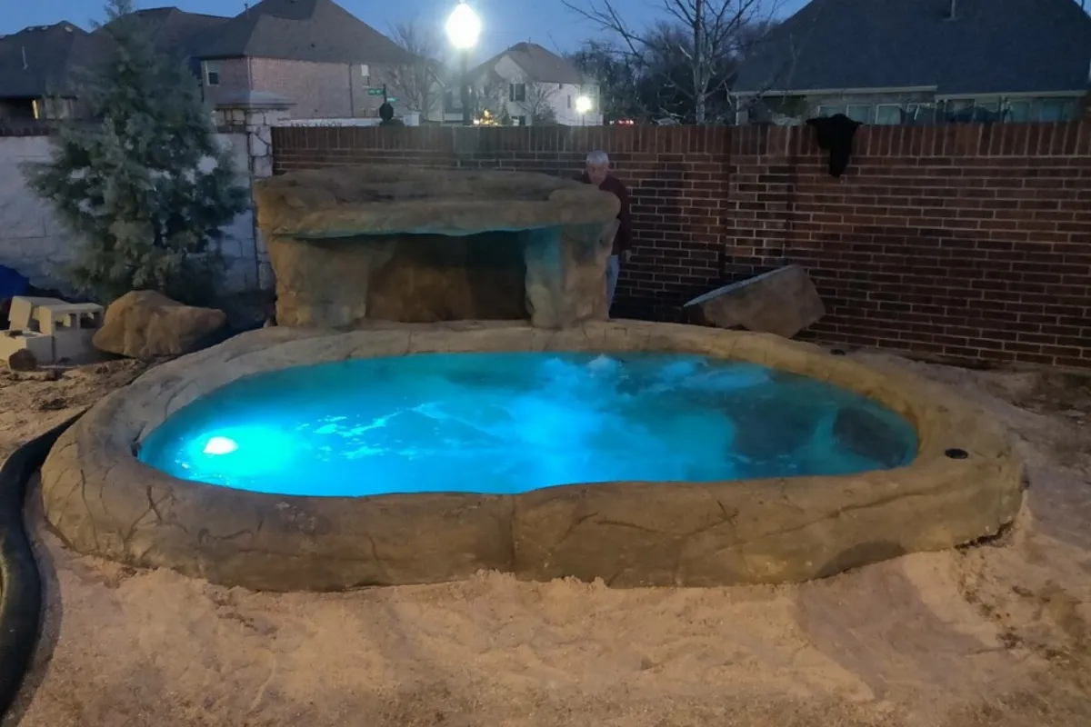 Universal Rocks In-Ground Spa - Lagoon