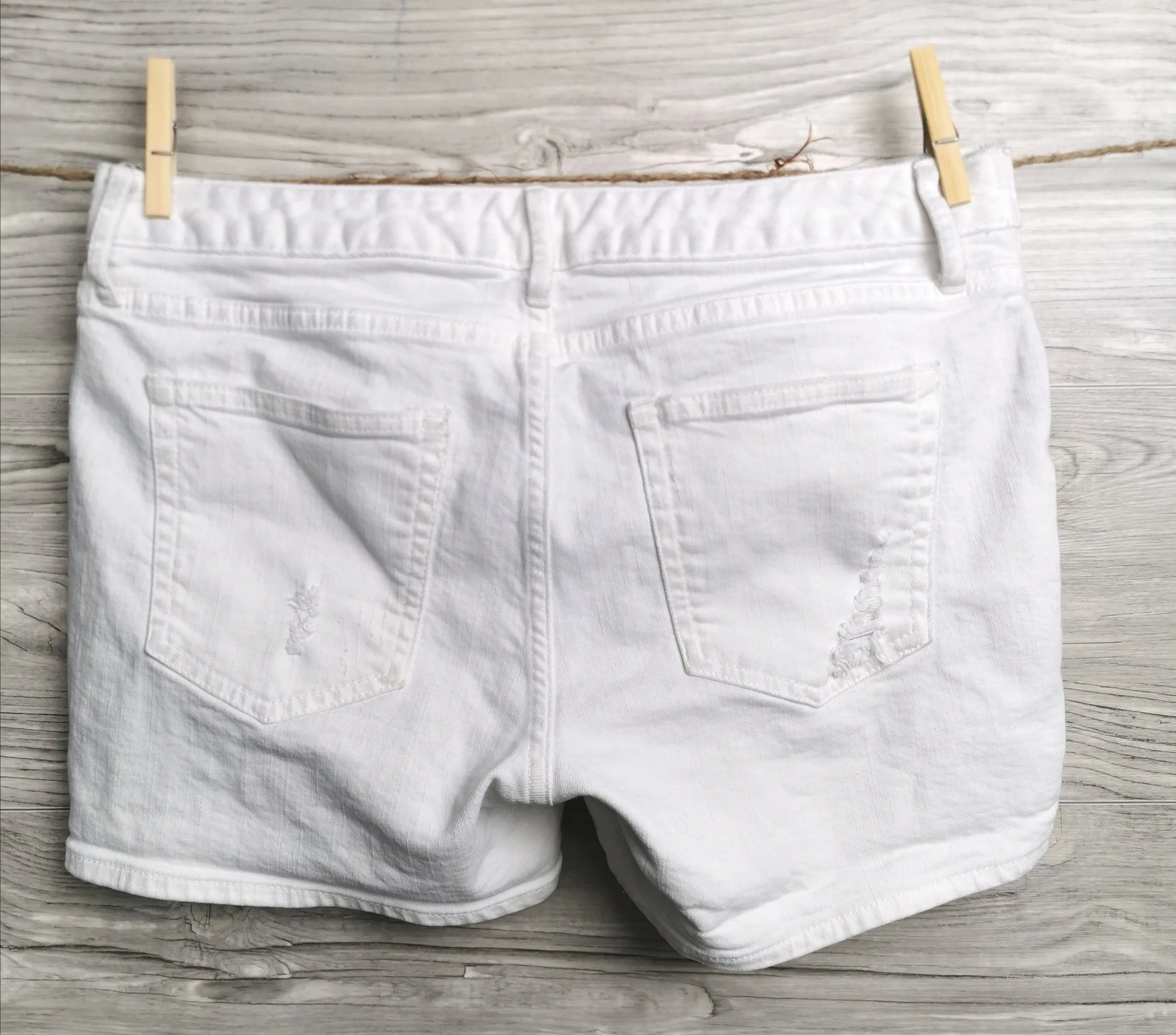 WOMENS SIZE 27R - GAP MATERNITY, White, Side Panel Jean Shorts VGUC B11